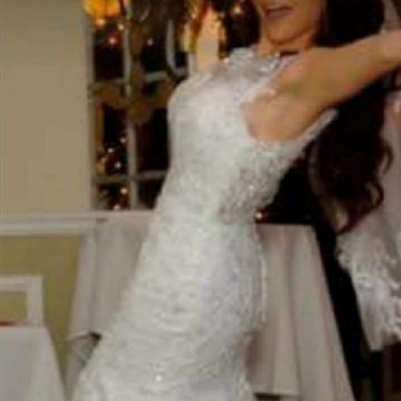 Bling and lace mermaid gown - Picture 6 of 8